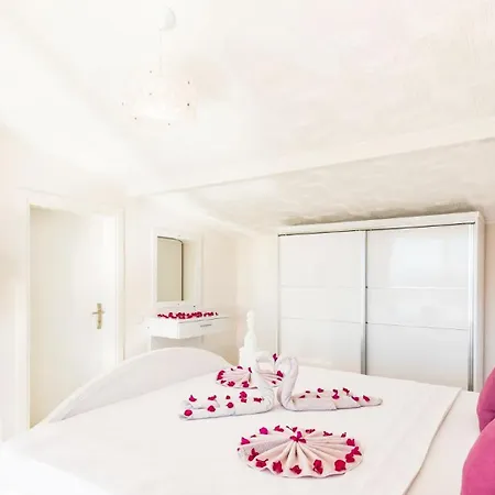 3 Bedroom - 1003 别墅